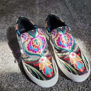 Steve Madden Geary Embroidered Platform Sneaker Sz 7